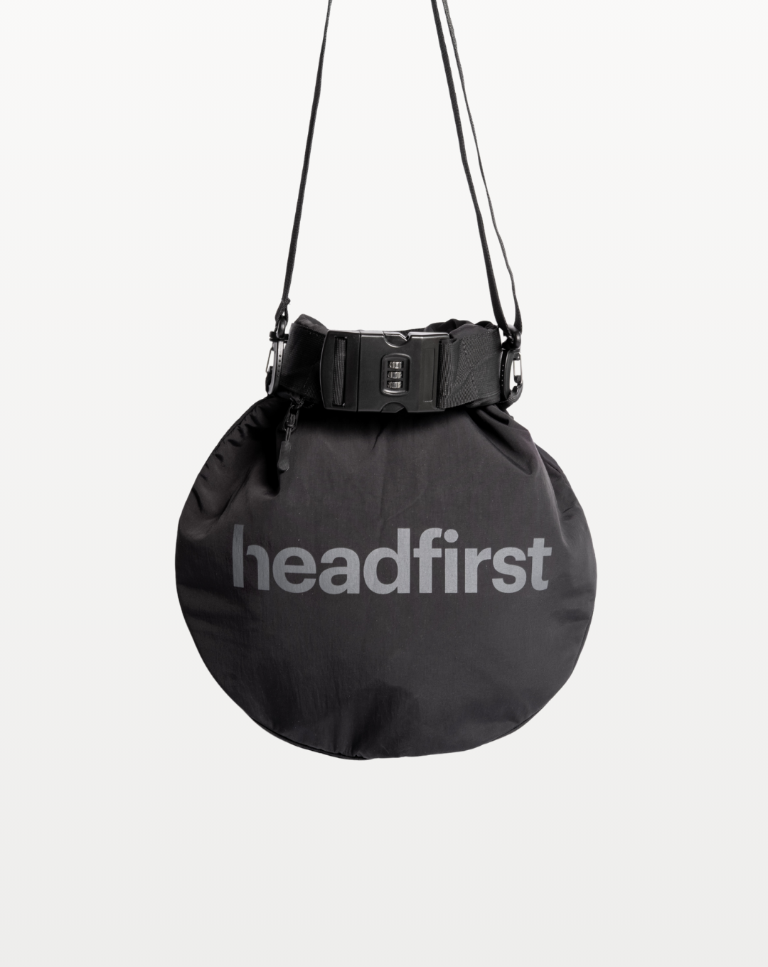 Anti-theft & water-repellent helmet bag
